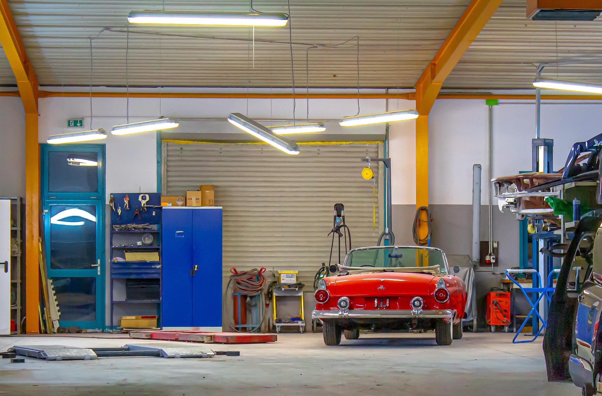Around the workshop at Hypertonic Repair Shop — photo 6 of 8