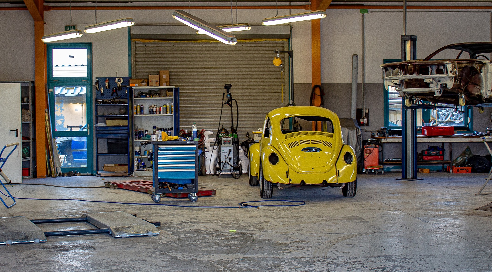 Around the workshop at Hypertonic Repair Shop — photo 7 of 8